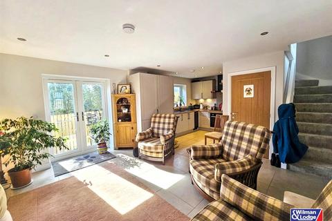 1 bedroom semi-detached house for sale, Brow Top Close, Glusburn