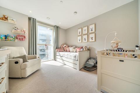 2 bedroom apartment for sale, Grove Street, Meranti Apartments, SE8
