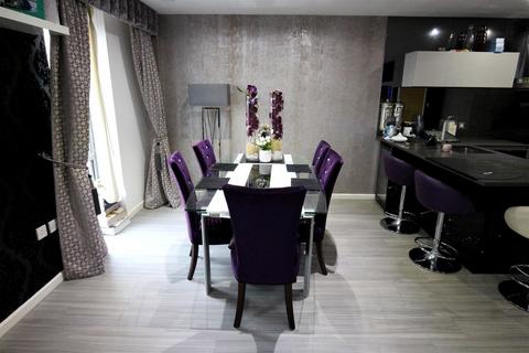 2 bedroom flat to rent, Whitehall Quay Yorkshire, Leeds LS1