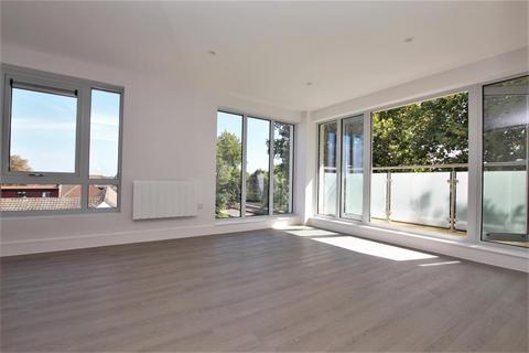 2 bedroom apartment to rent, Maybury Road, Woking GU21