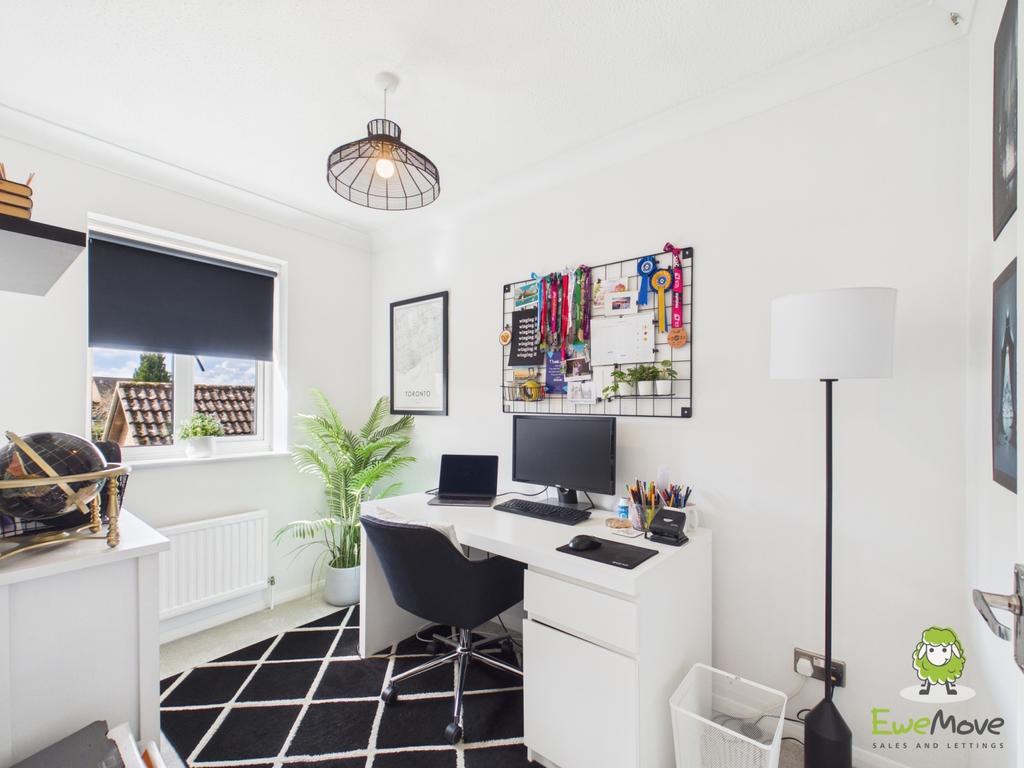 Ewe Move Estate Agents Basingstoke - Gloucester Dri