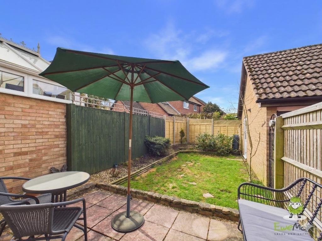 Ewe Move Estate Agents Basingstoke - Gloucester Dri