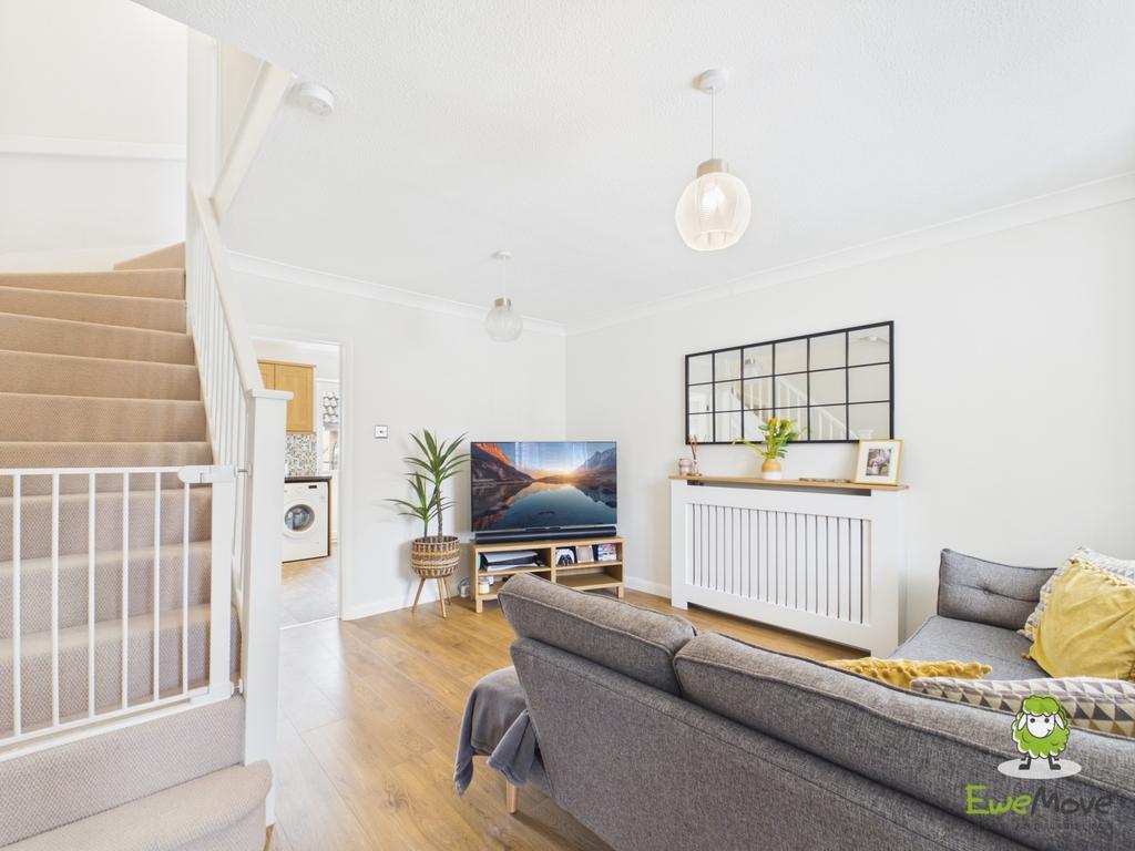 Ewe Move Estate Agents Basingstoke - Gloucester Dri