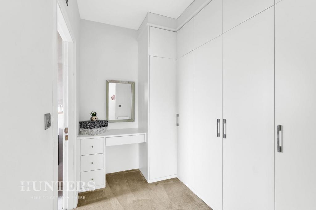 Bed 3 Dressing Room
