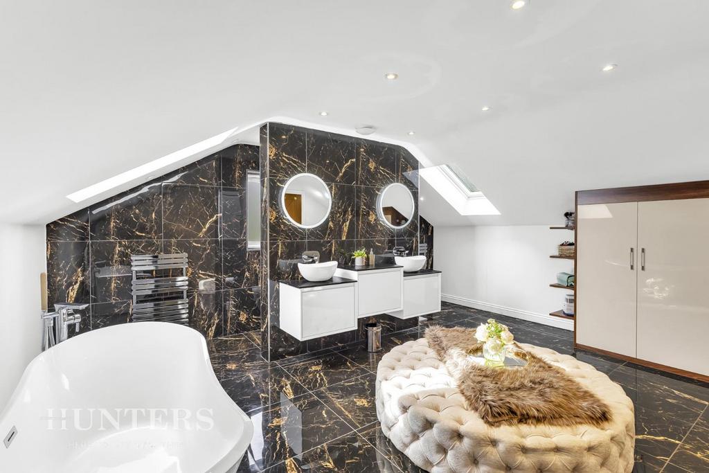 Master En-Suite