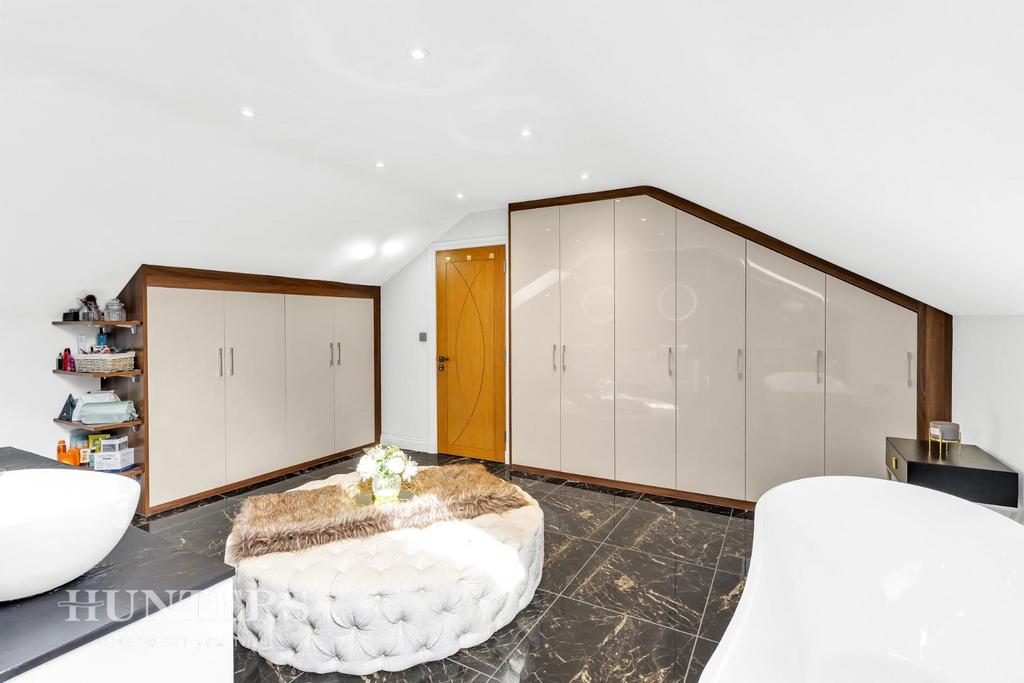Master En-Suite