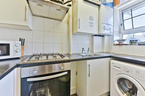 3 bedroom flat to rent, Tanners Hill, London SE8