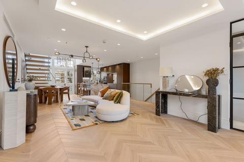 2 bedroom flat for sale, Chalcot Gardens, London, NW3