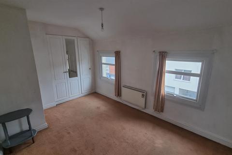 1 bedroom house to rent, Flat C, Eagle House, 194-195 High Street,, Lye,