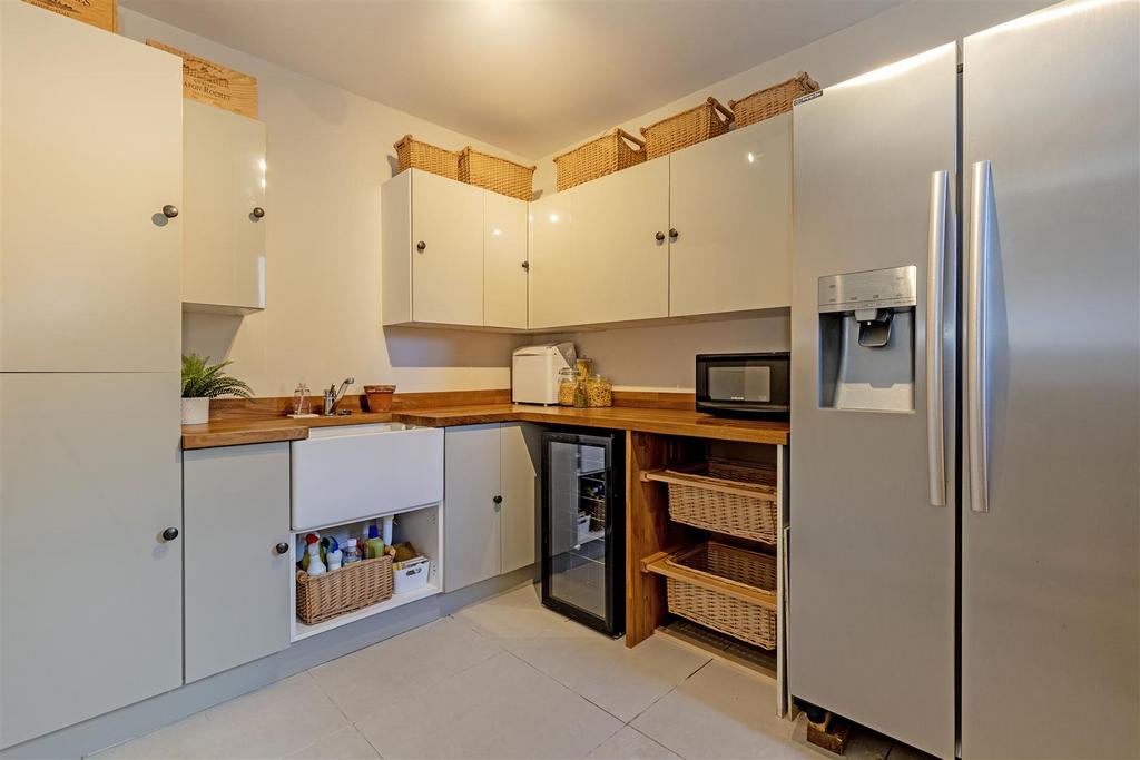 Utility Room-1.jpg