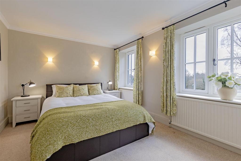 Bedroom 1-1.jpg