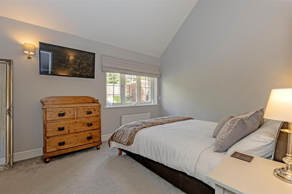 Bedroom 2-1.jpg