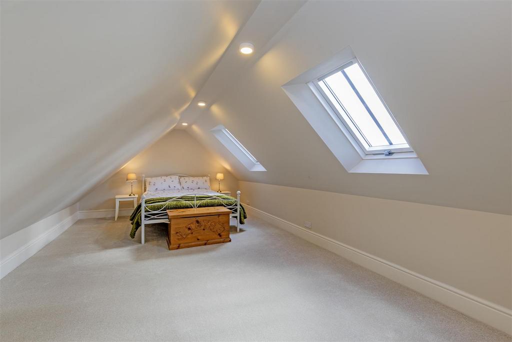 Bedroom 5-1.jpg