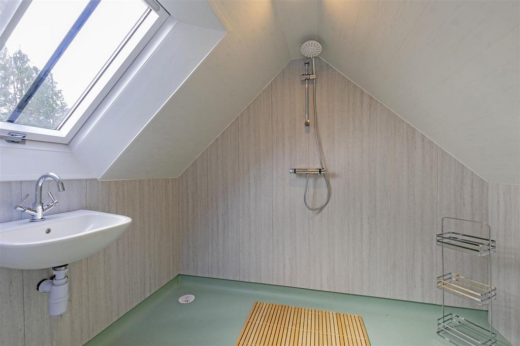Bedroom 5 En Suite-1.jpg