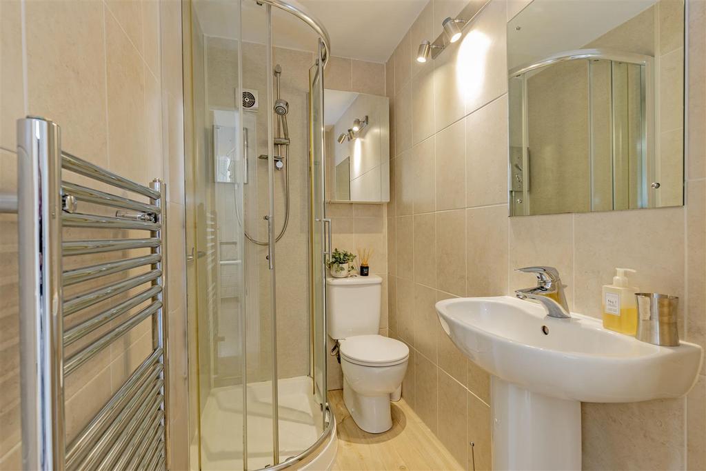 Bedroom 1 En Suite-1.jpg