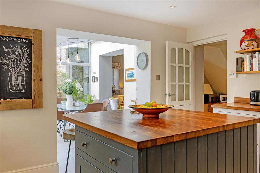 Kitchen-4.jpg