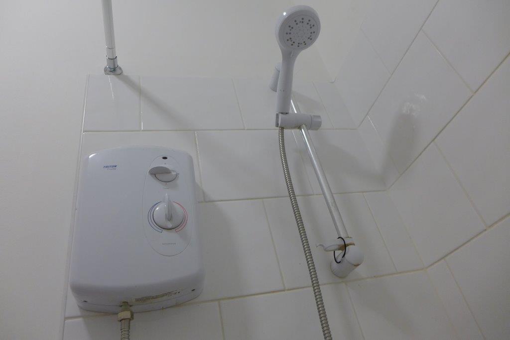 Fountain Ct, 5, Shower.jpg