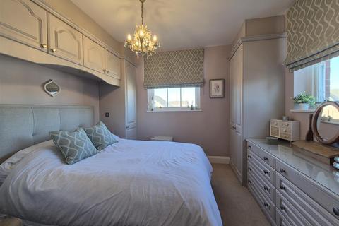 2 bedroom apartment to rent, Flat 10 Dennis Hall, Cameo Drive,
