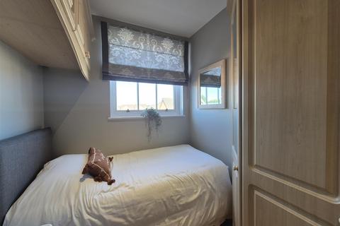 2 bedroom apartment to rent, Flat 10 Dennis Hall, Cameo Drive,