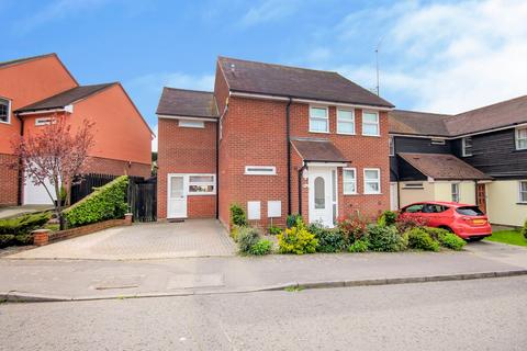 4 bedroom link detached house for sale, Rana Drive, Braintree, CM7