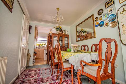 4 bedroom link detached house for sale, Rana Drive, Braintree, CM7