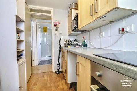 undefined, Maybank Close, Lichfield, WS14 9UJ - No Upward Chain