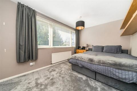 undefined, Cambridge Road, Teddington TW11