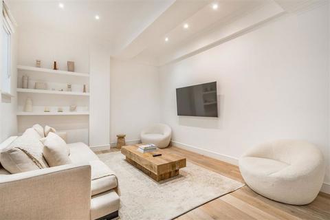 2 bedroom flat to rent, Eastcastle Street, London W1T
