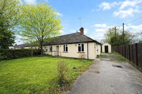 3 bedroom bungalow for sale, Stephens Firs, Mortimer, Reading