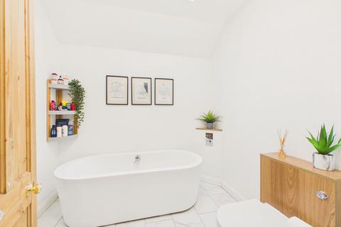 3 bedroom semi-detached house for sale, South Avenue, Whickham, NE16