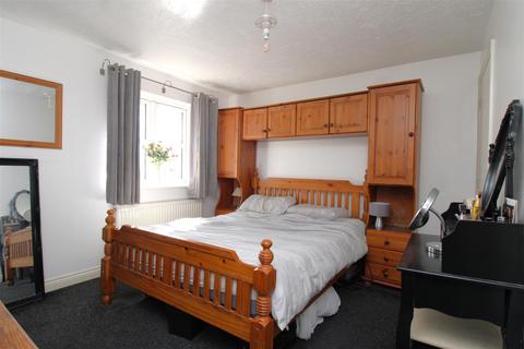 3 bedroom terraced house to rent, Jasmine Court, Orton Goldhay, Peterborough