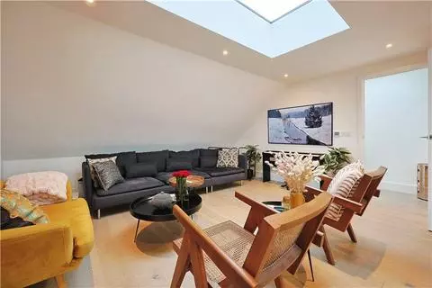 3 bedroom maisonette for sale - View 4