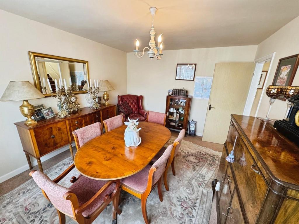 Dining Room.jpeg
