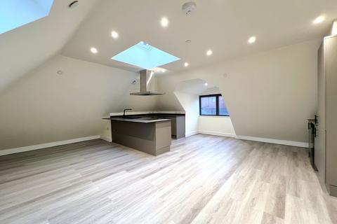 2 bedroom apartment to rent, West Byfleet, Surrey, KT14