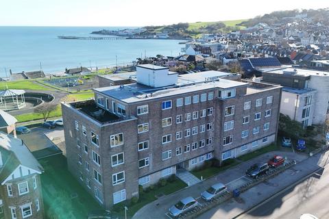 2 bedroom flat to rent, Mowlem Court, Rempstone Road, Swanage
