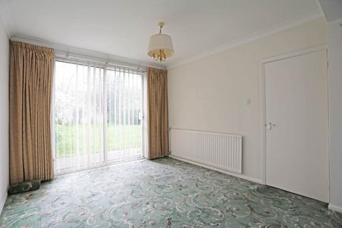 5 bedroom semi-detached house to rent, Gordon Road, Chadwell Heath, RM6