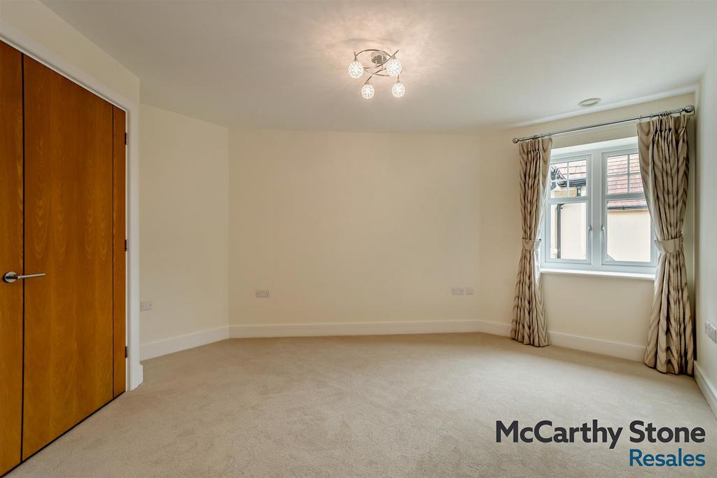 8681715-interior02-800.jpg