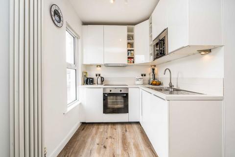 1 bedroom flat to rent, Harringay Road, LONDON N15