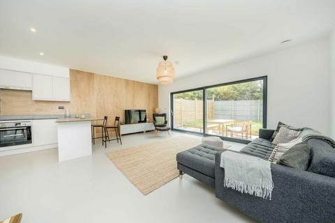 undefined, Florence Avenue, Morden SM4