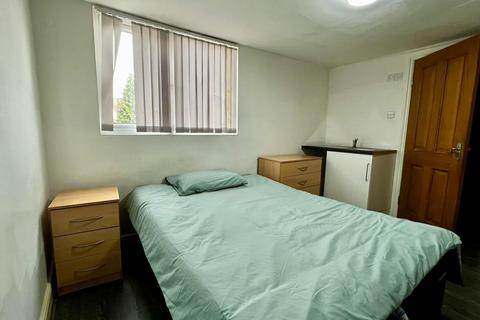 1 bedroom in a house share to rent, Gillott Road, Birmingham B16