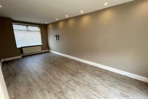 3 bedroom house to rent, Bird Hall Lane, Stockport, SK3