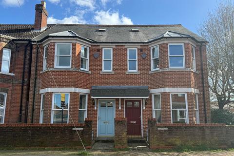 3 bedroom semi-detached house to rent, Masons Yard, Romsey, SO51