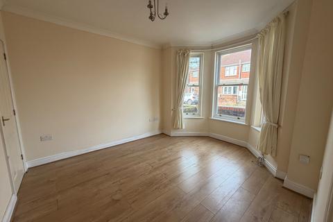 3 bedroom semi-detached house to rent, Masons Yard, Romsey, SO51