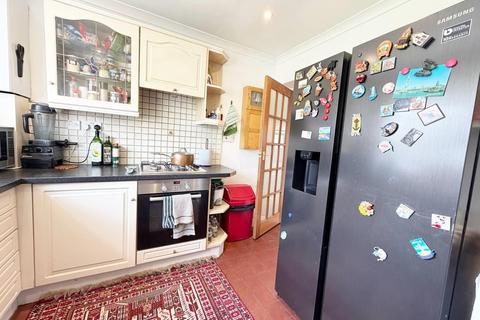 2 bedroom flat to rent, Windermere Avenue, Finchley Central