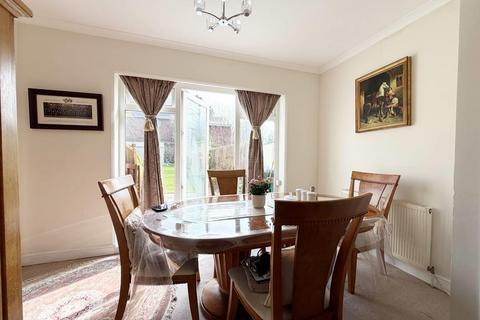 2 bedroom flat to rent, Windermere Avenue, Finchley Central