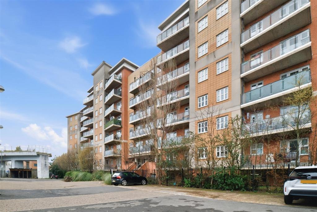 4 Bridge Court Stanley Road-14.jpg