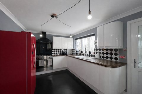 3 bedroom terraced house for sale, Portland Avenue, Sittingbourne ME10