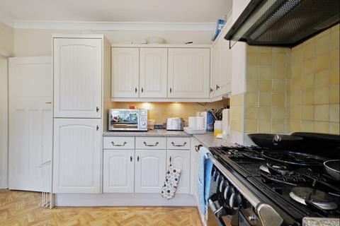 3 bedroom terraced house to rent, Appledore Close, London, SW17