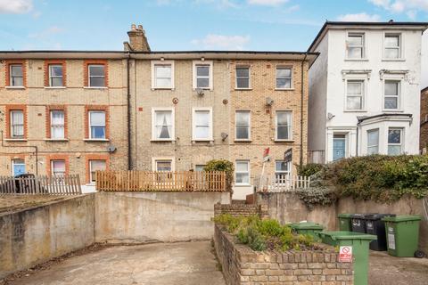 2 bedroom flat to rent, St Germans Road, SE23