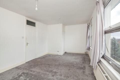 2 bedroom flat to rent, St Germans Road, SE23